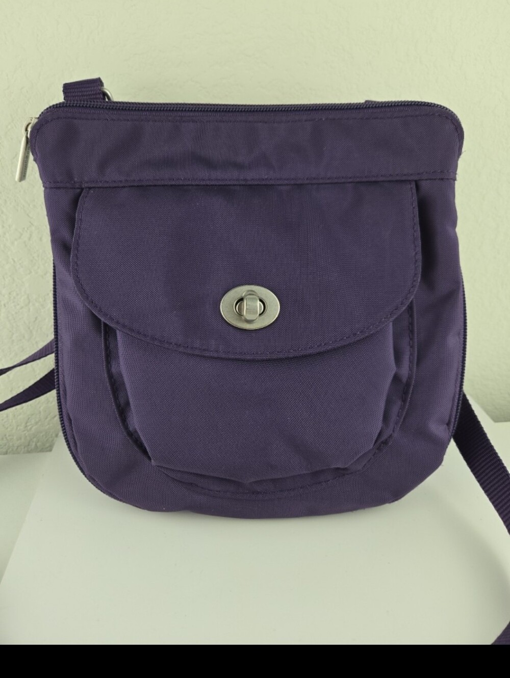 Baggallini Crossbody - Picture 2 of 9